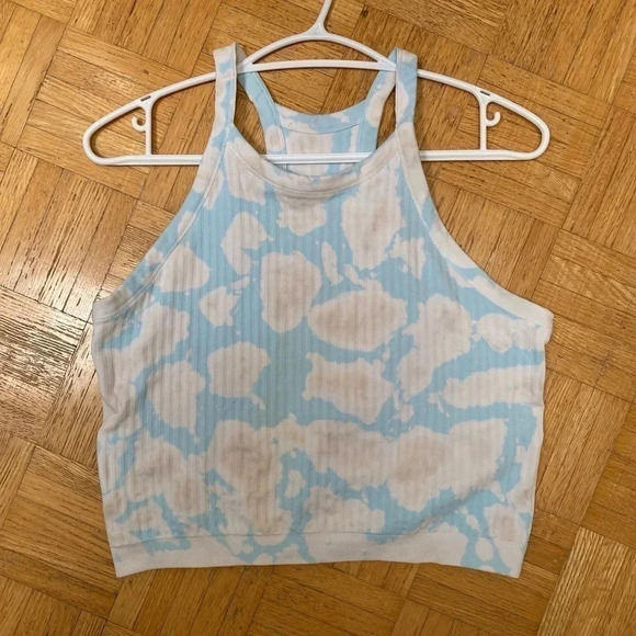 Fabletics - Cloud Print High Neck Crop Top - Picture 7 of 7